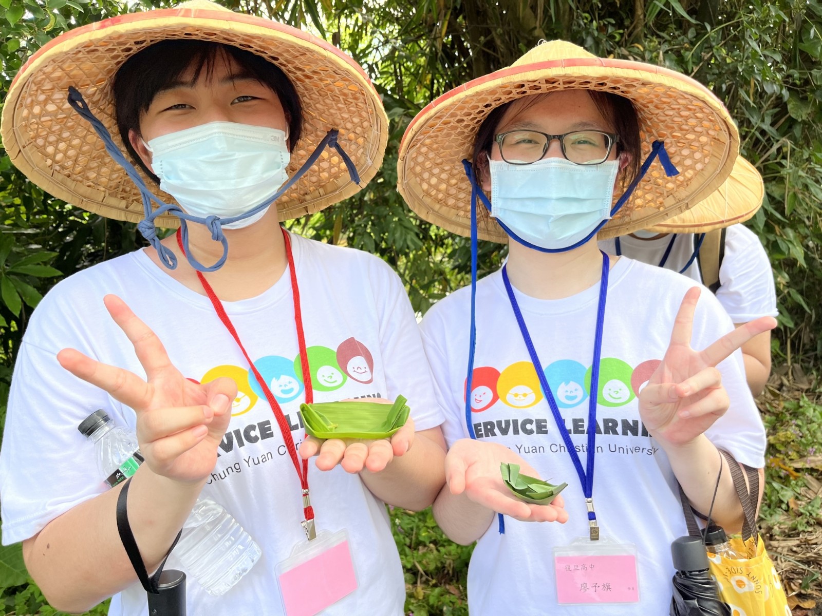 中原大學以「腳踩土地，以農夫為師；啟發孩子，愛護土地的心」為出發點