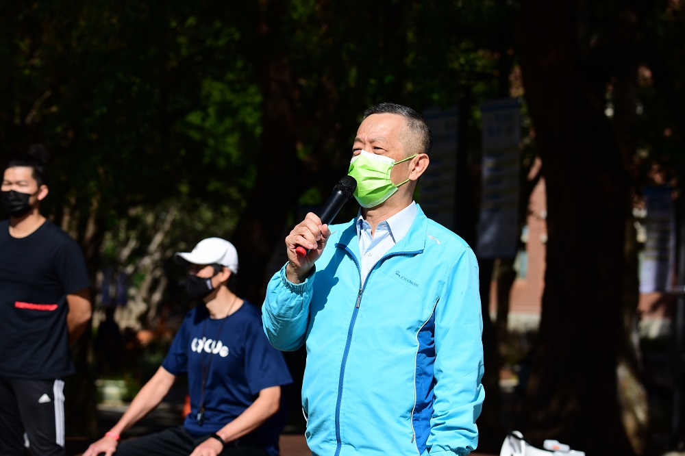 學務長陳冠宇表示，前兩天天氣還陰雨綿綿，今天賞賜了風和日麗適合路跑的好天氣