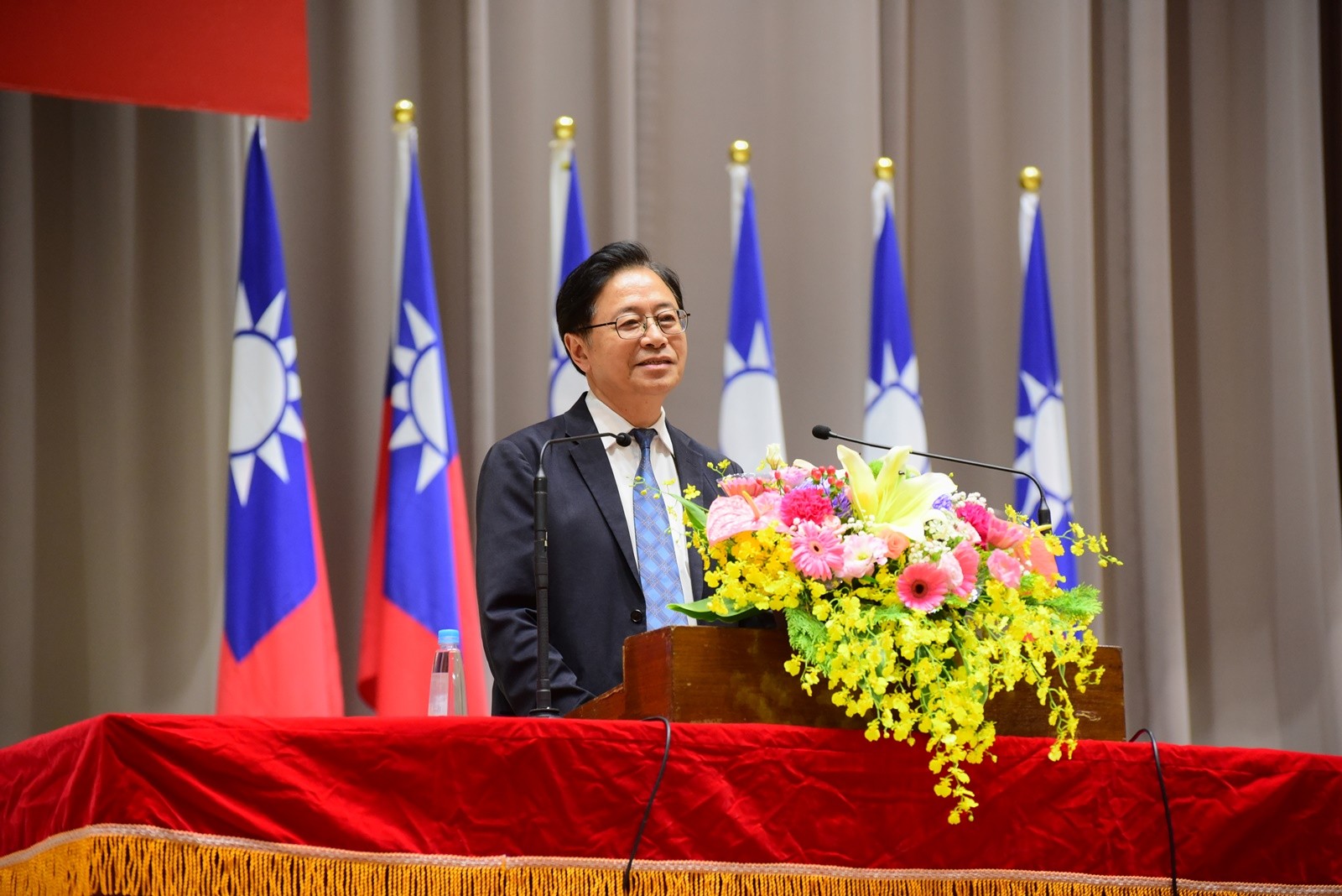 桃園市市長張善政出席典禮致詞時指出，恭喜畢業生從辦學績效非常好、「桃園的驕傲」的中原大學畢業