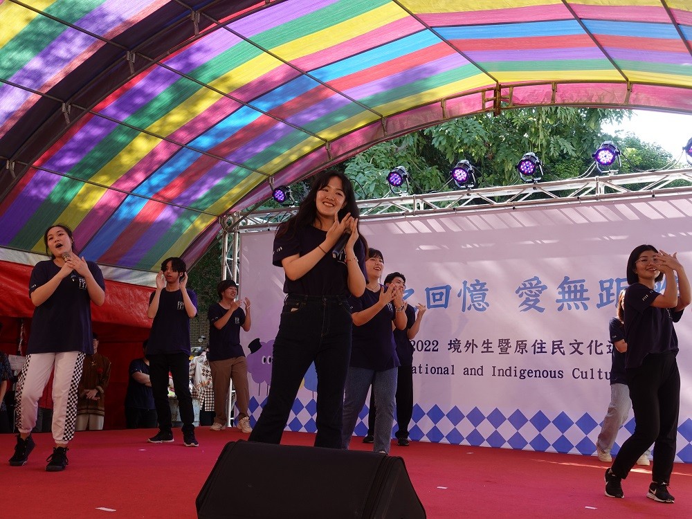 每年由陸生、僑生、港澳生、國際生四個境外生聯誼會，與原住民族資源中心聯合舉辦的「境外生暨原住民文化週」特色活動