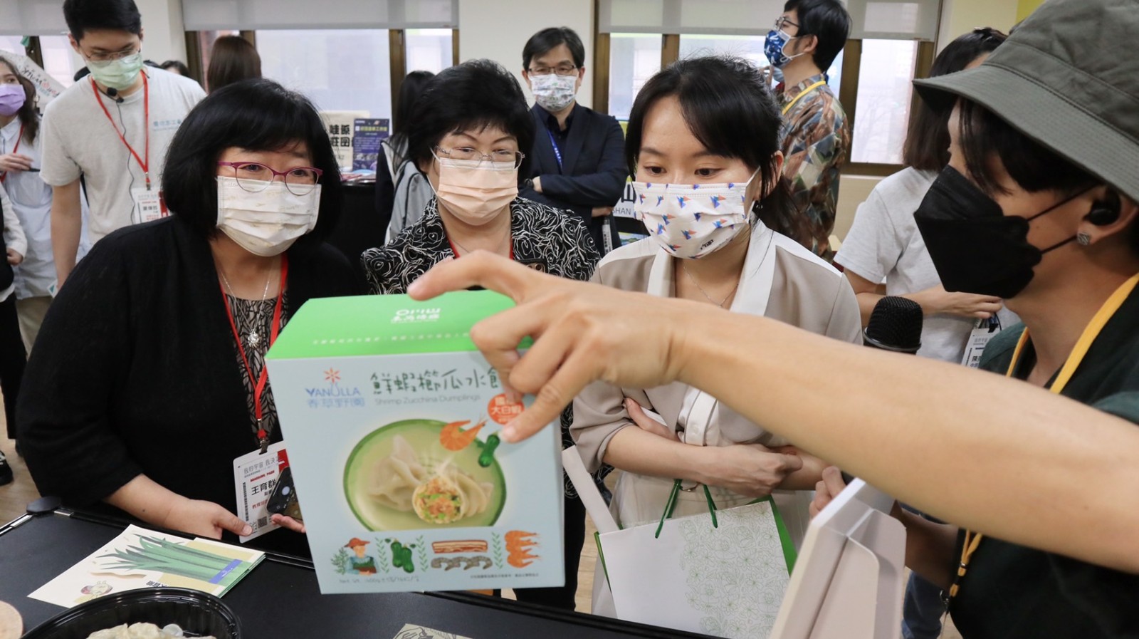 「青年投入永續發展行動獎勵計畫」，鼓勵青年以文化藝術、經濟產業、街區活化等議題在地方深耕