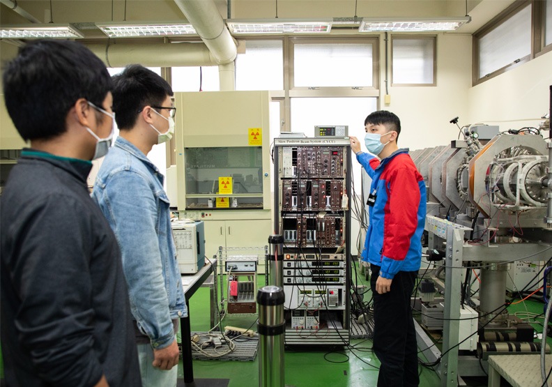 中原大學工學院上課情形。