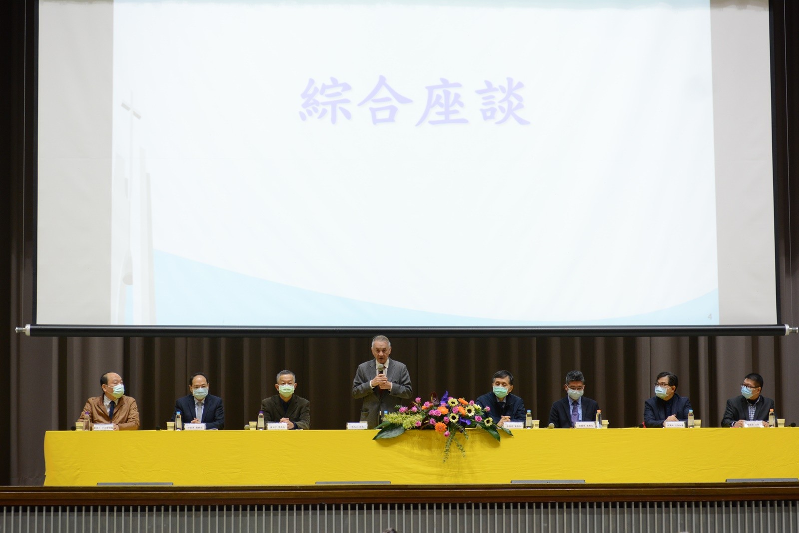 學校已與桃園市政府警察局中壢分局簽訂「維護校園安全支援約定書」，並將校園周邊熱點列入警方巡邏路線及設置巡邏箱