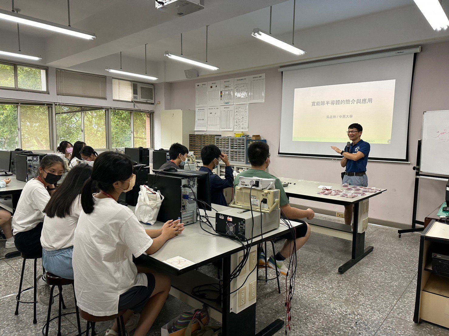 高中生在這次精心規劃的多元課程裡，皆樂於學習並收穫滿載而歸。