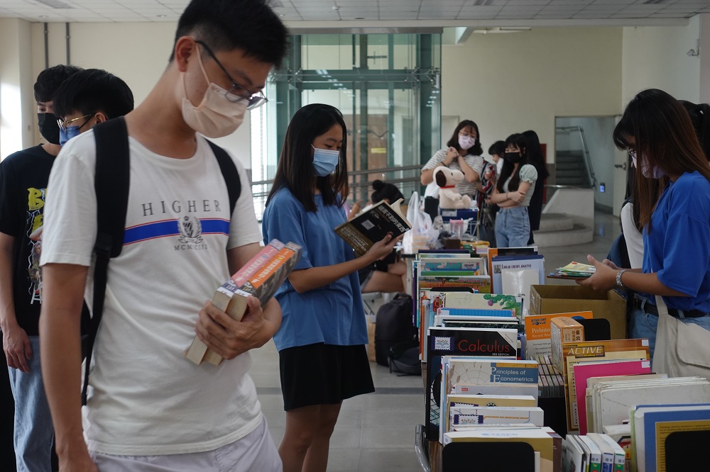 比起網路和電子書，閱讀實體書的學習效果更好、紮實內容讓人印象深刻。