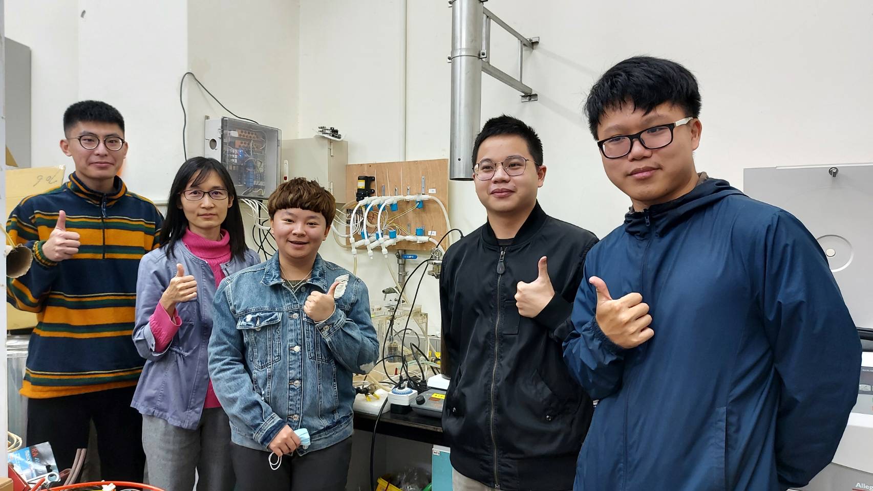 專利「淨水裝置及淨水設備」之新式反應槽強化Anammox廢水處理技術，可減少50％曝氣需求