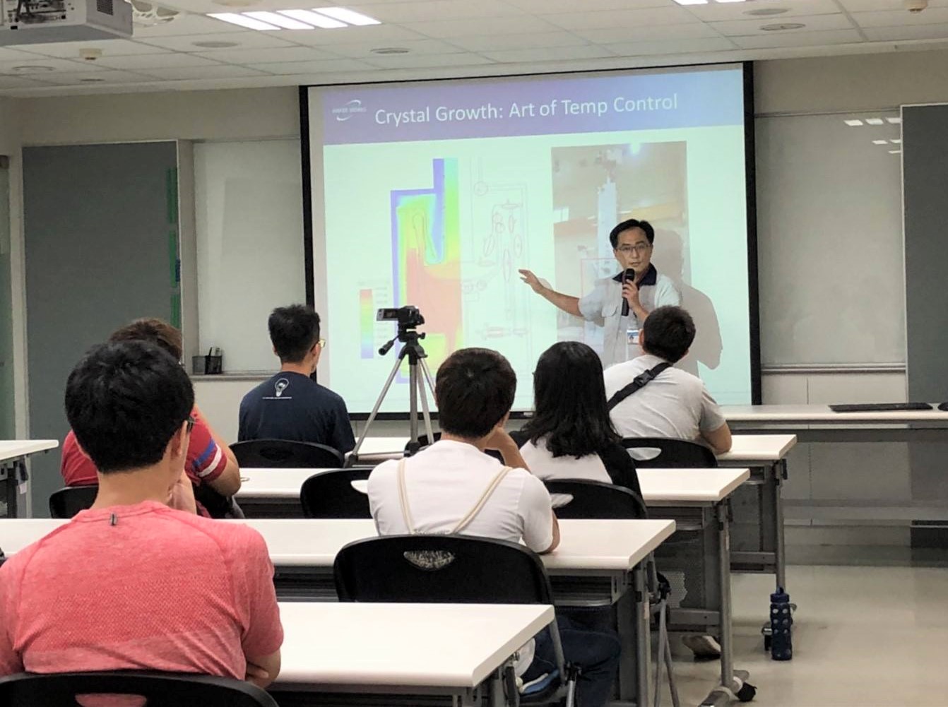 除了應用於半導體材料分析檢測的潛力外，更希望培植頂尖數位光學的人才。