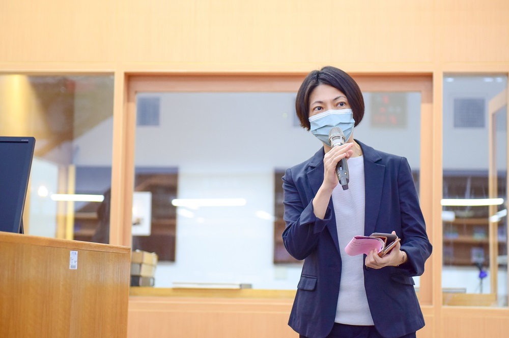 關惠尤建築師表示，在王秋華建築師閱讀氛圍下，讓學子們找到人生的方向與支持的力量。