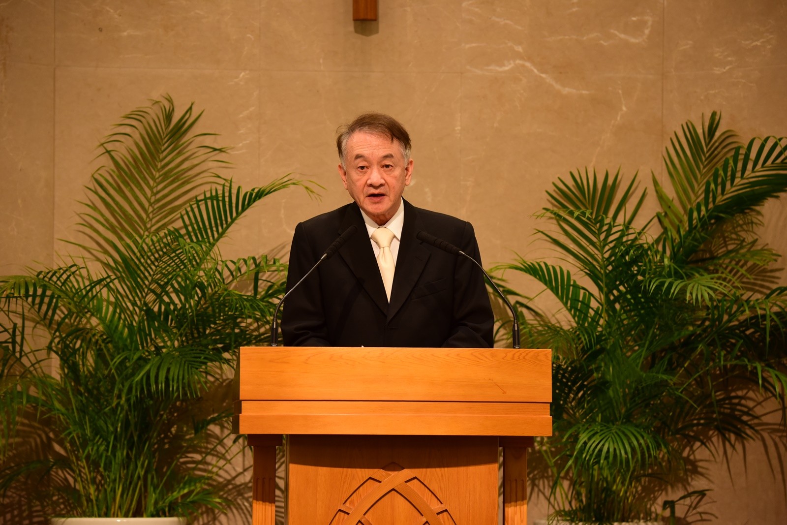 中原大學名譽校長張光正回憶「白大哥」白董事長的生平，述說兩家情誼已經超過65年
