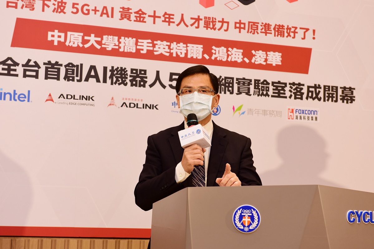 園市政府副祕書長邱俊銘說明，桃園市產業創新轉型需要優秀青年人才