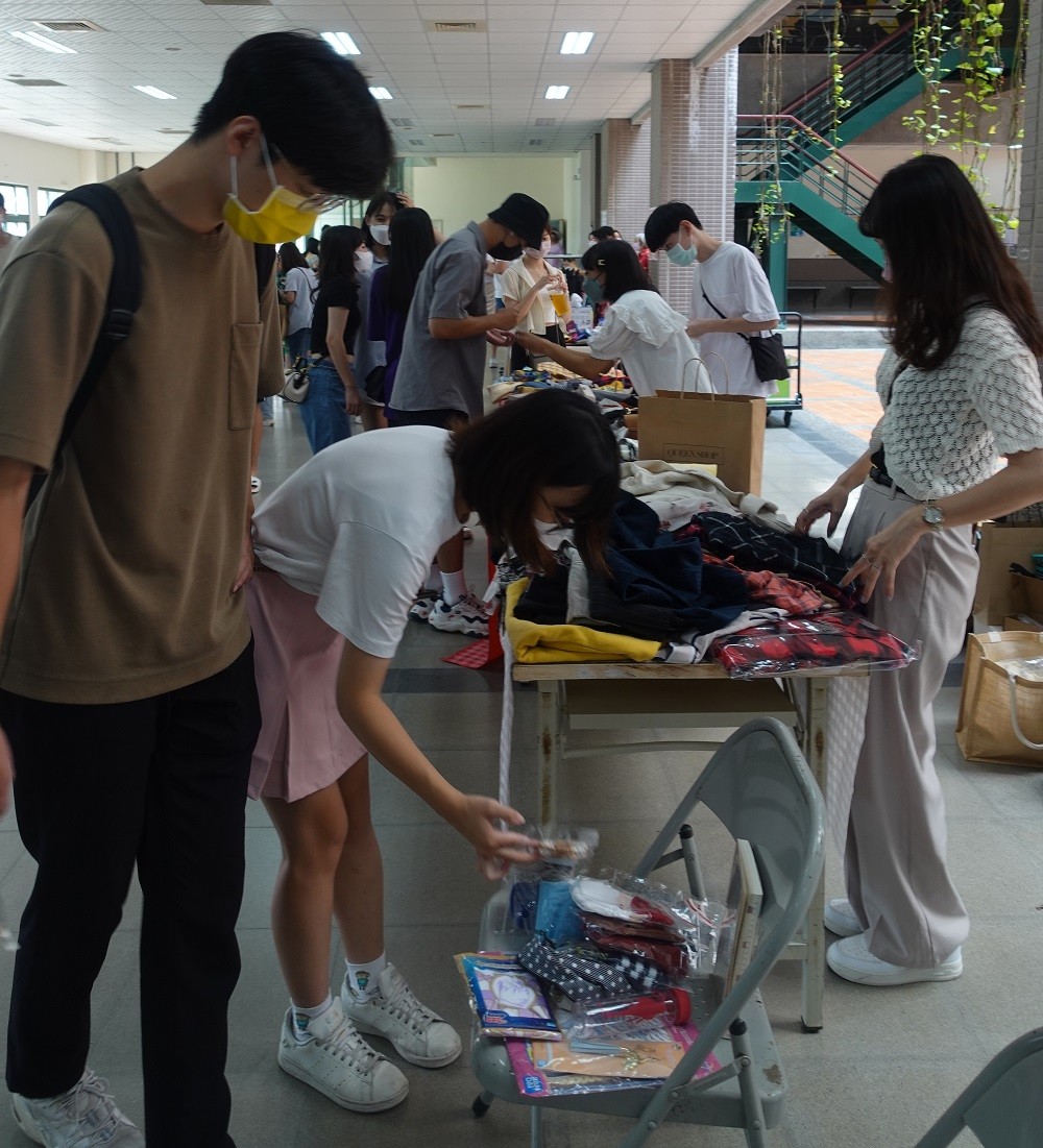 中原大學「二手文創市集」活動，9月至12月每月辦理一次
