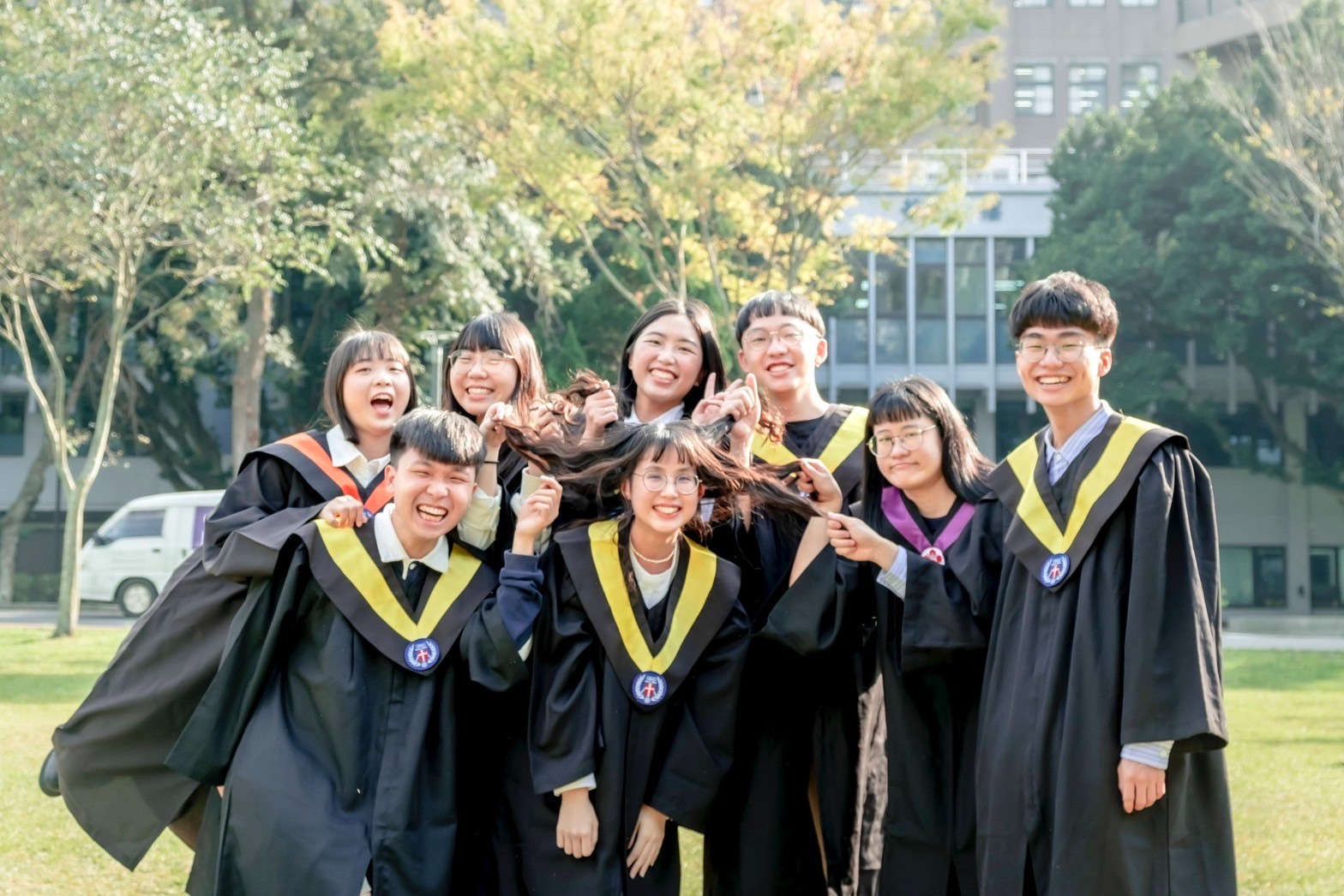 心理系的徐健皓同學擁有爽朗的個性，喜歡傳遞「正能量」給身邊的人。