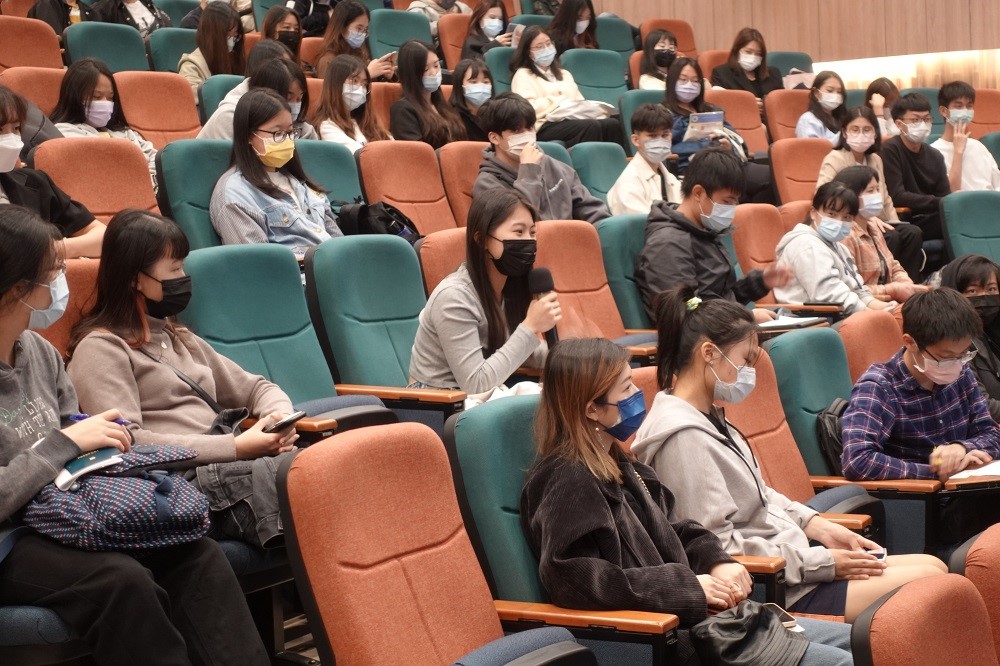 全美最佳公立大學排名Top50的天普大學注重學生健康與校園安全，像今年暑假前往交換的中原學生到當地便立即安排疫苗接種。