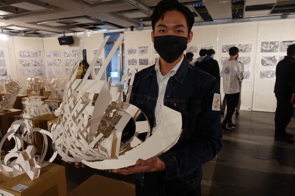 不要「肝悲」，但可以為豐碩成果喝采而乾一杯