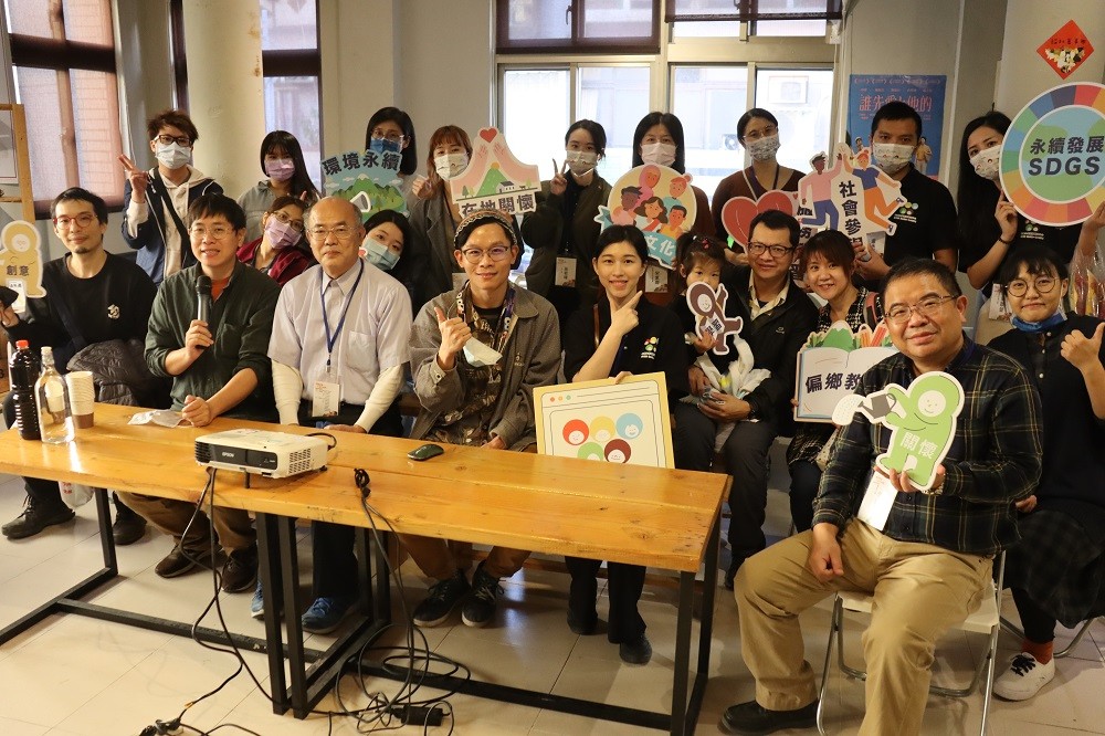 臺灣服務學習學會副理事長蔡昕璋開心的表示，將城市搖身變成博物館，更有種錯位時空的感受。