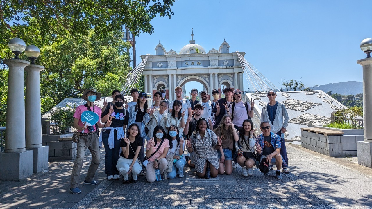 來自美國內陸，不易了解台灣鄉土文化的大學生對台灣的風景及民俗無不大開眼界。