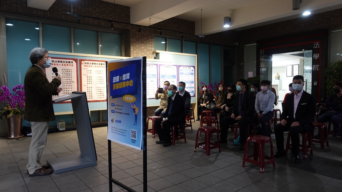 副校長洪穎怡致詞時表示，系友用專業回饋母校是實踐校訓「篤信力行」的最佳表現。