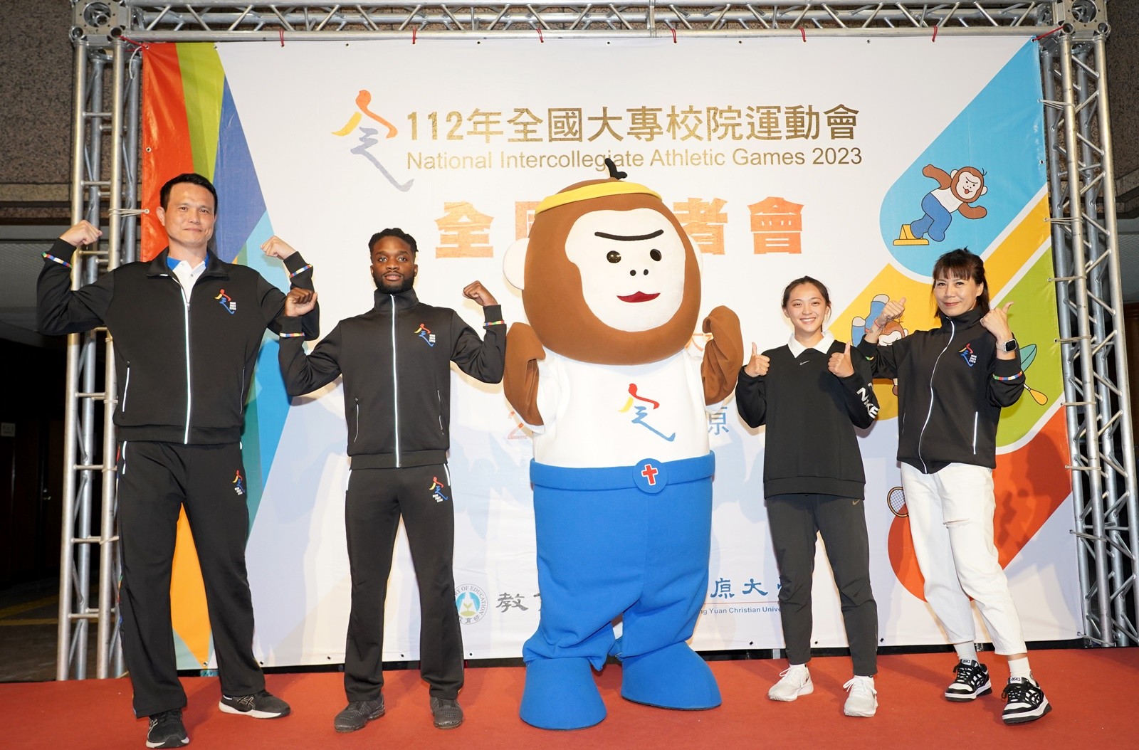 本屆世大運男排國手的李尼希米現身全大運記者會，他與教練陳克舟代表中原師生，歡迎各競賽項目運動員「全聚中原」。
