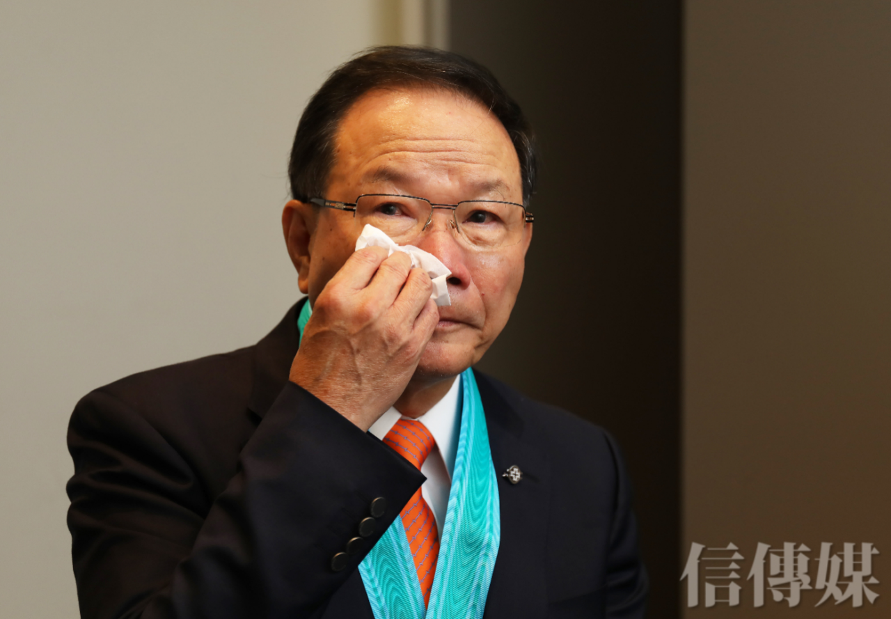 談到當年事業如日中天卻發現罹患膀胱癌，不得不離開台塑，林健男一度哽咽，後來休息了整整12年。