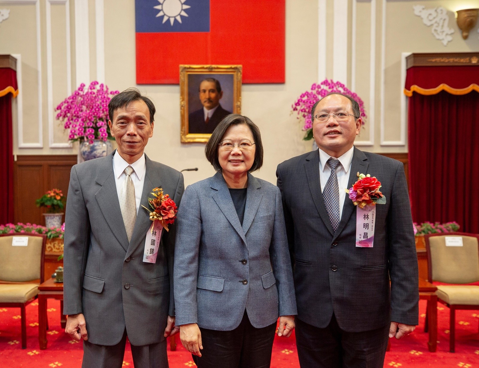 (圖)林明昌學長與總統合影
