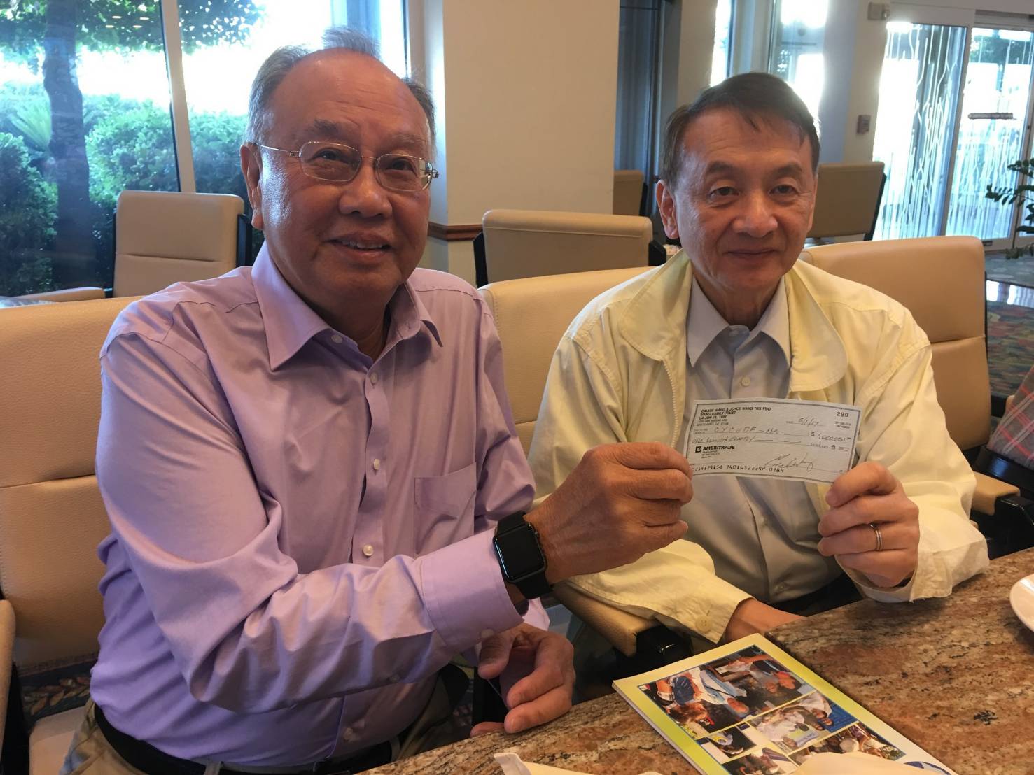 王冠川校友慷慨解囊捐贈100萬美金